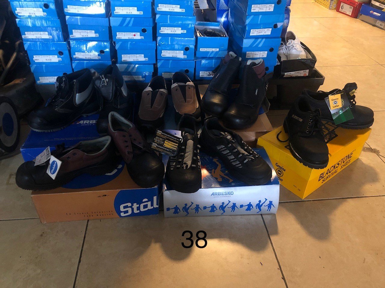 Mordrin afbreken zeker Veiligheid schoenen maat 38 te koop | 4x4 Rental